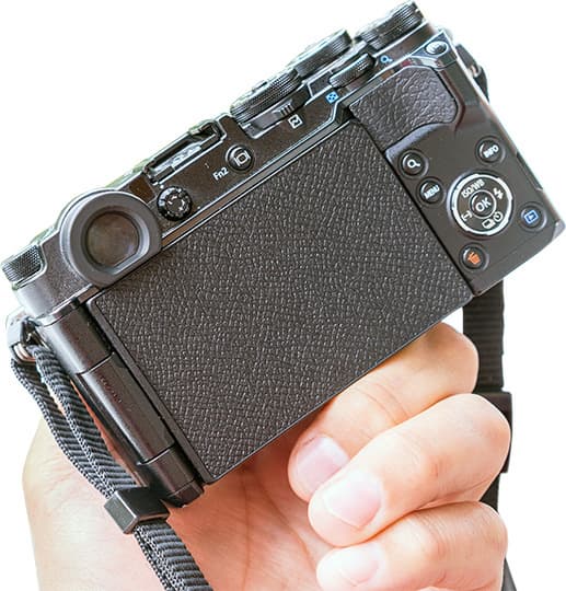Olympus PEN-F сзади