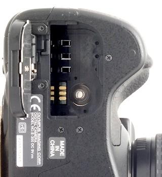 OLYMPUS E-300