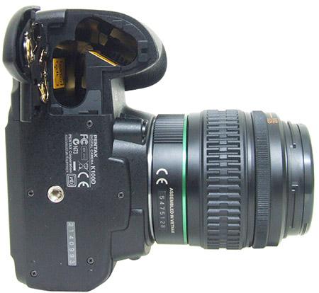 Pentax K100. Вид снизу