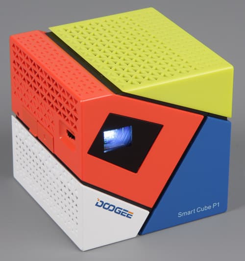 DLP-проектор Doogee Smart Cube P1, общий вид DLP-проектор Doogee Smart Cube P1, общий вид