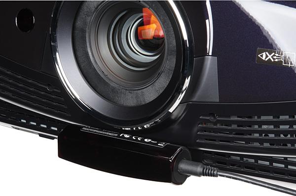 Кинотеатральный Full HD SXRD-проектор Mitsubishi HC9000D, излучатель синхросигнала EY-3D-EMT1 Кинотеатральный Full HD SXRD-проектор Mitsubishi HC9000D, излучатель синхросигнала EY-3D-EMT1