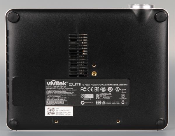 DLP-проектор Vivitek Qumi Q7, вид снизу DLP-проектор Vivitek Qumi Q7, вид снизу