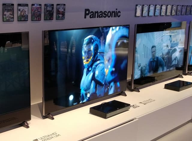 Panasonic - DMP-UB900