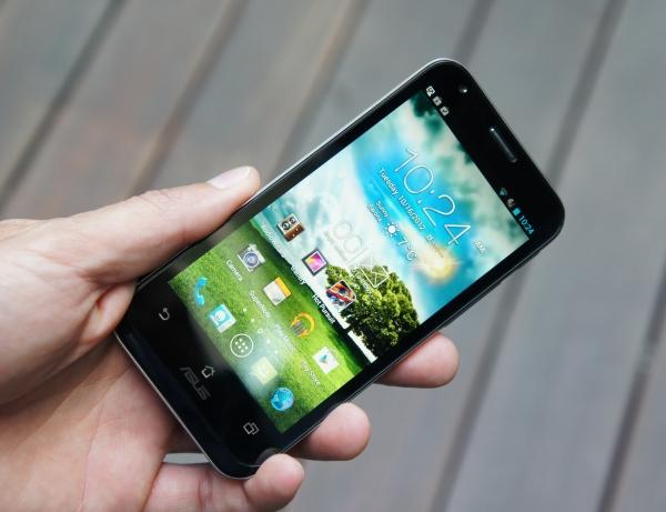 Презентация Asus Padfone2 в Милане