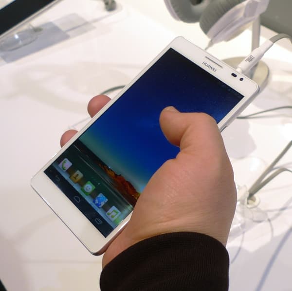Мобильные новинки CES 2013
