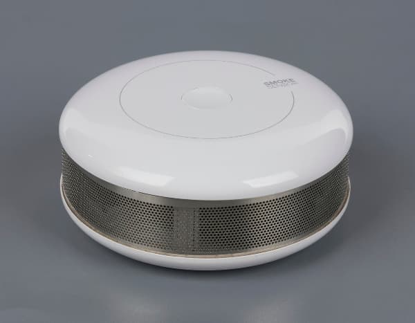 Внешний вид Fibaro Smoke Sensor Внешний вид Fibaro Smoke Sensor