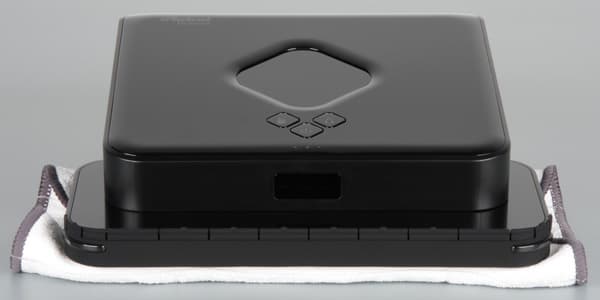 iRobot Braava 380t. Вид спереди iRobot Braava 380t. Вид спереди