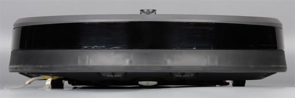 робот-пылесос iRobot Roomba 960, вид спереди робот-пылесос iRobot Roomba 960, вид спереди