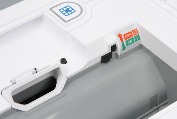 Neato Botvac 85, выключатель питания