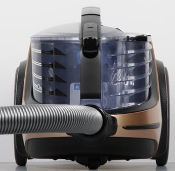 Пылесос Philips PowerPro Ultimate (FC9912), вид спереди Пылесос Philips PowerPro Ultimate (FC9912), вид спереди