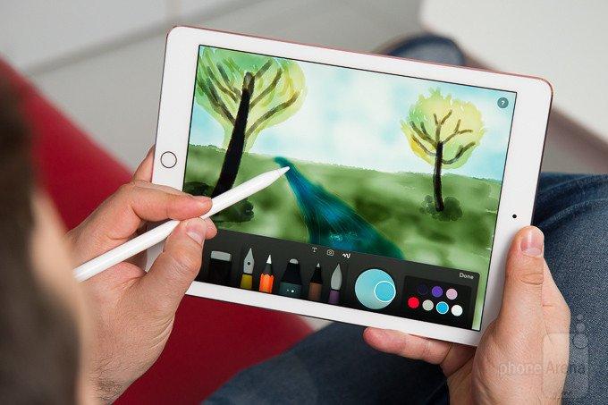 Logitech Crayon — альтернатива Apple Pencil по цене $49