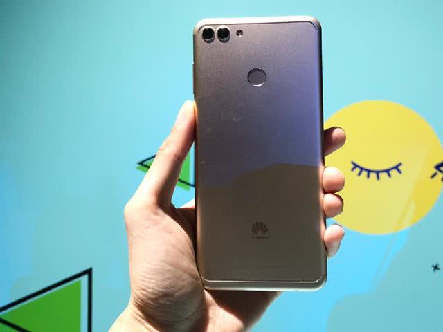 Представлены смартфоны Huawei Enjoy 8 Plus и Huawei Enjoy 8e