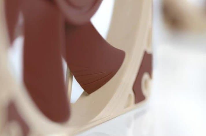 Вентилятор Noctua NF-A12x25 изготовлен не из полибутилентерефталата