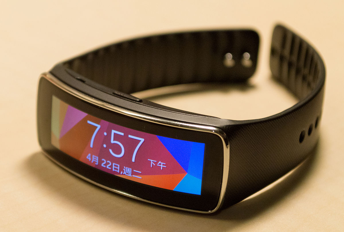 Новый фитнес-браслет Samsung может называться Fit Plus