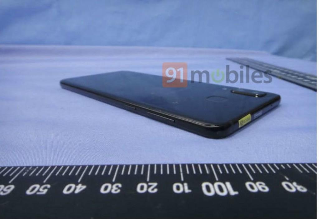 На новых снимках смартфон Samsung Galaxy A9 Star виден со всех сторон