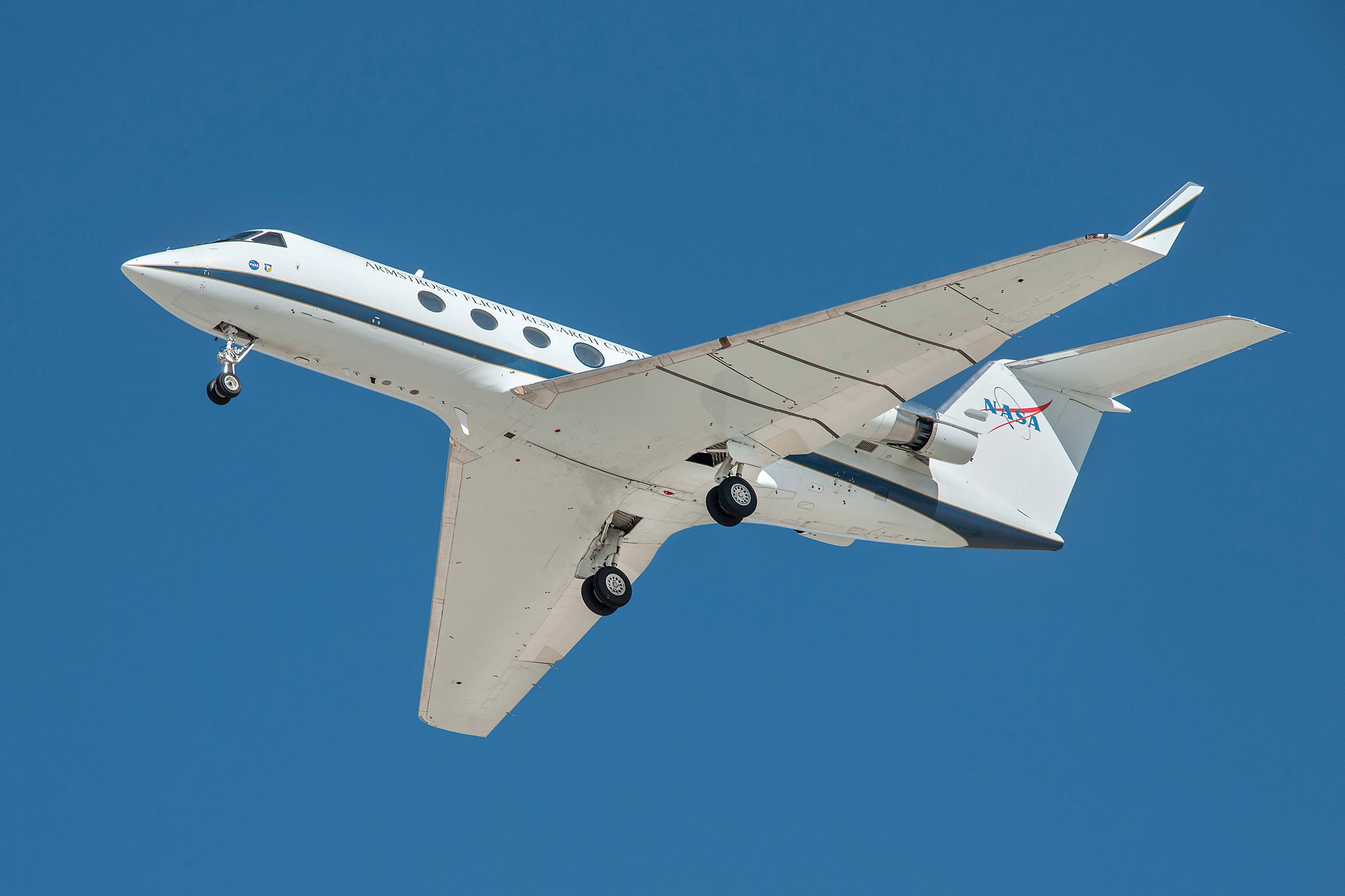Специалистам NASA удалось значительно снизить шум самолета
