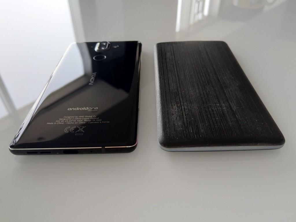 Опубликованы фотографии прототипов смартфонов Nokia 8 Sirocco, Nokia 1 и Nokia 8110