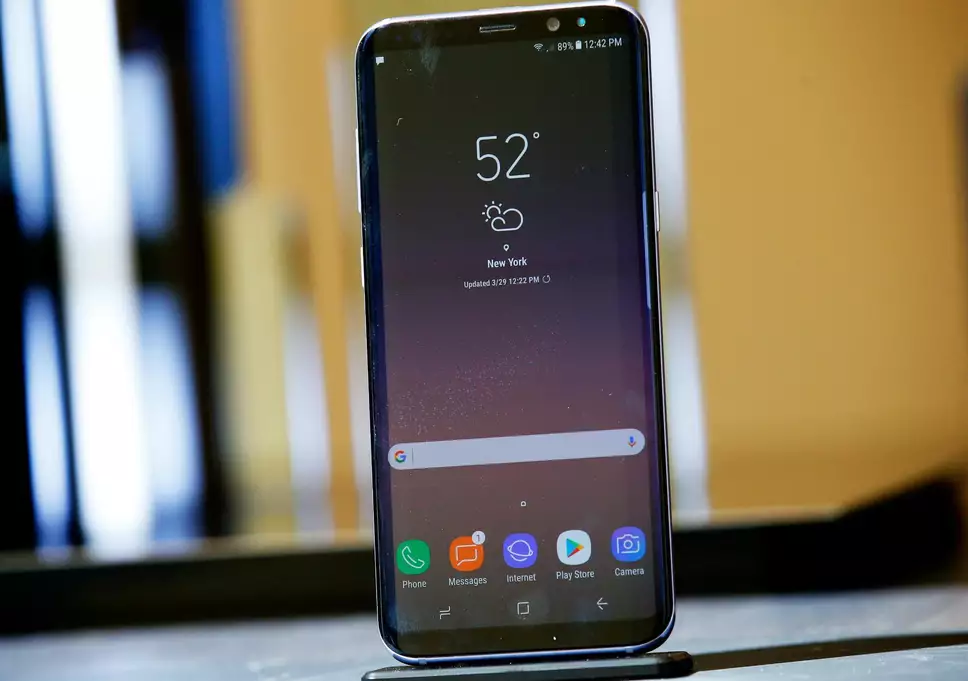 Samsung не сможет выполнить план и отгрузить 350 млн смартфонов в этом году