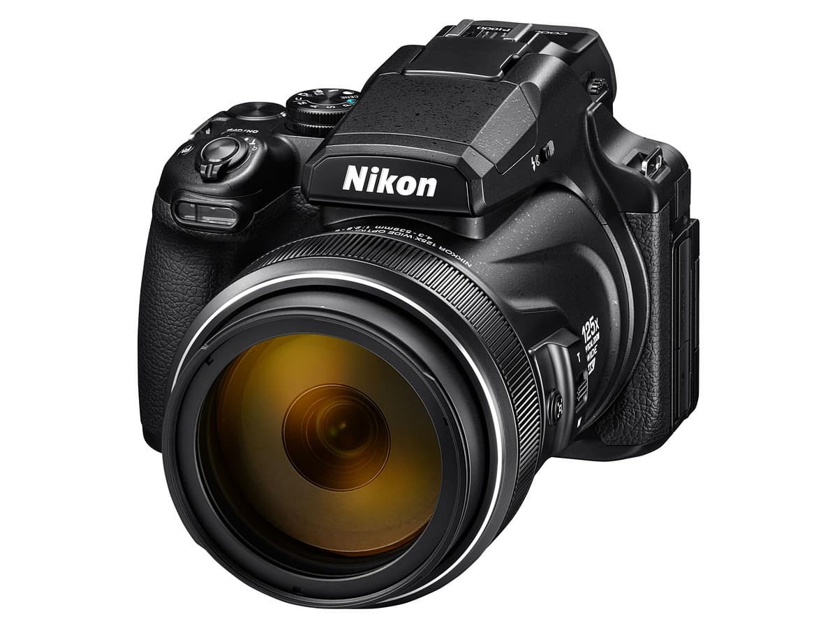 Nikon опережает Canon на японском рынке камер с несменными объективами, но Canon лидирует по продажам зеркальных и беззеркальных камер