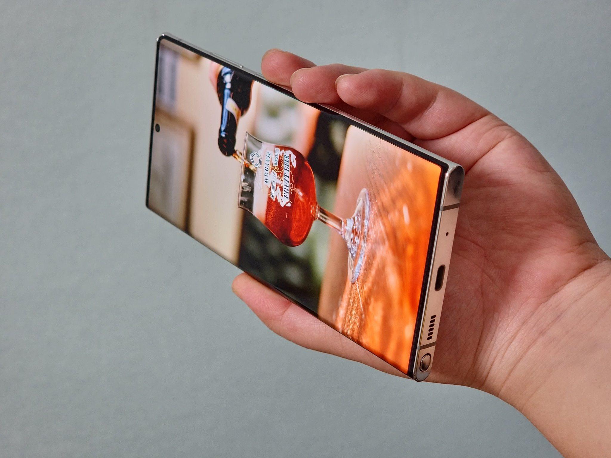 Характеристики Samsung Galaxy S22 Ultra подтверждены: смартфон впервые протестировали перед анонсом в Geekbench