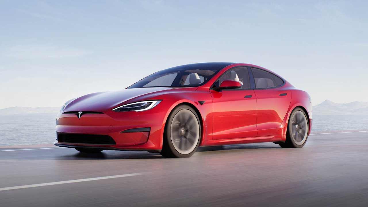 Автопилот Tesla признали опасным: он действительно делает водителей невнимательными