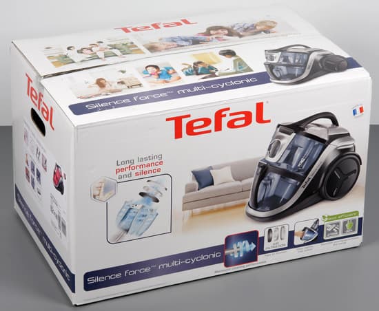 Пылесос Tefal Silence Force TW8370RA. Коробка. Пылесос Tefal Silence Force TW8370RA. Коробка.