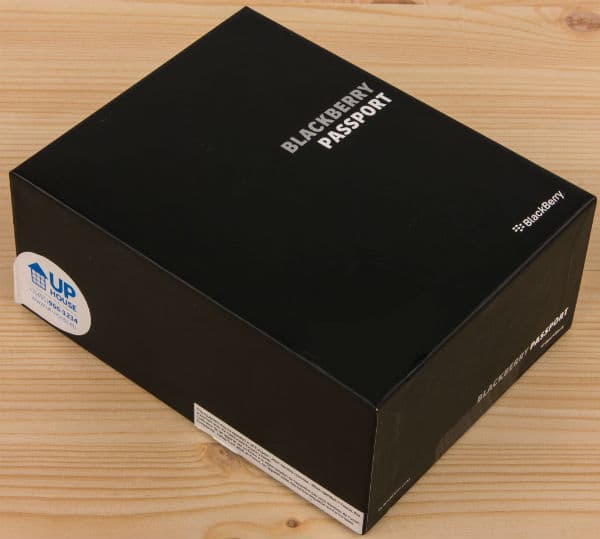 Смартфон BlackBerry Passport