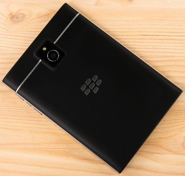 Смартфон BlackBerry Passport