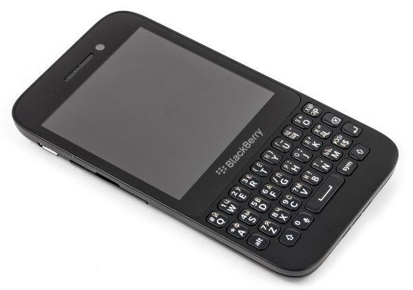 Передняя сторона смартфона BlackBerry Q5 Передняя сторона смартфона BlackBerry Q5