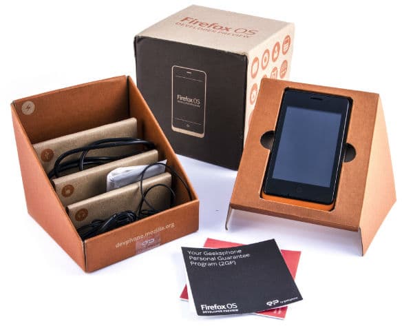 Открытая коробка смартфона Geeksphone Keon Открытая коробка смартфона Geeksphone Keon
