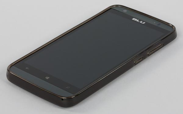 Внешний вид BLU Win HD LTE в чехле Внешний вид BLU Win HD LTE в чехле