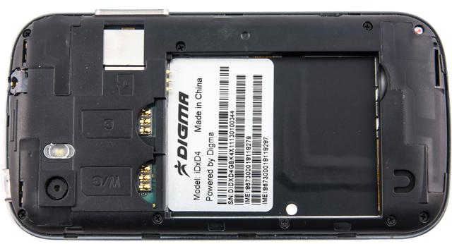 Аккумуляторный отсек Обзор Digma iDxD4 3G. Аккумуляторный отсек
