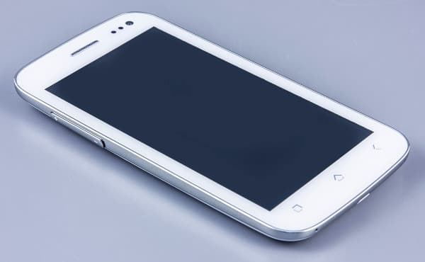 Внешний вид Fly IQ450 Quattro Horizon 2 Внешний вид Fly IQ450 Quattro Horizon 2