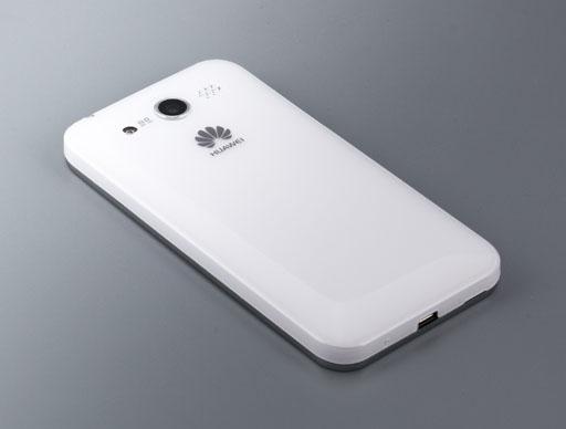 Взгляд на коммуникатор сзади Обзор Huawei Honor. Взгляд на коммуникатор сзади