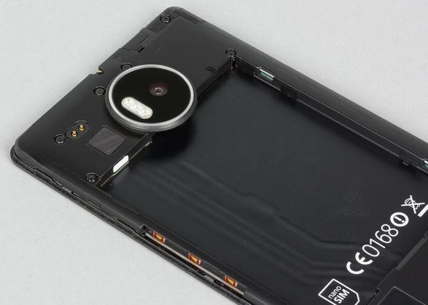 Конструкция Microsoft Lumia 950 XL Конструкция Microsoft Lumia 950 XL