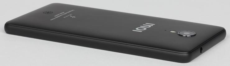 Боковая сторона смартфона Inoi R7