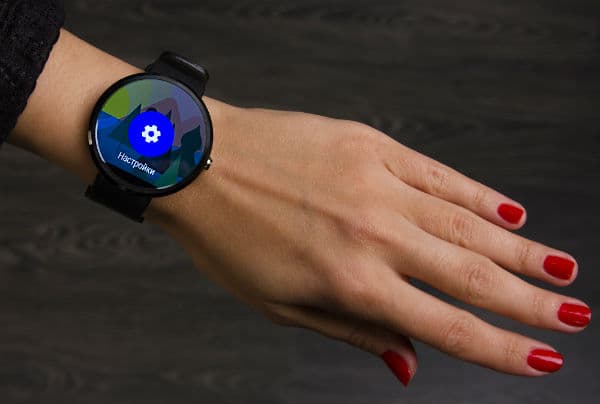 Умные часы Motorola Moto 360 Умные часы Motorola Moto 360