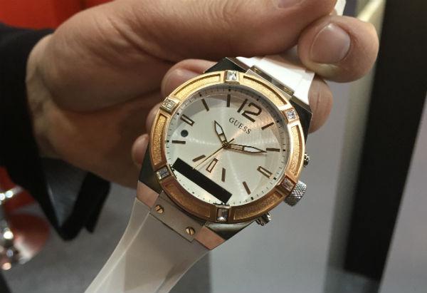 Часы Guess на Mobile World Congress 2015