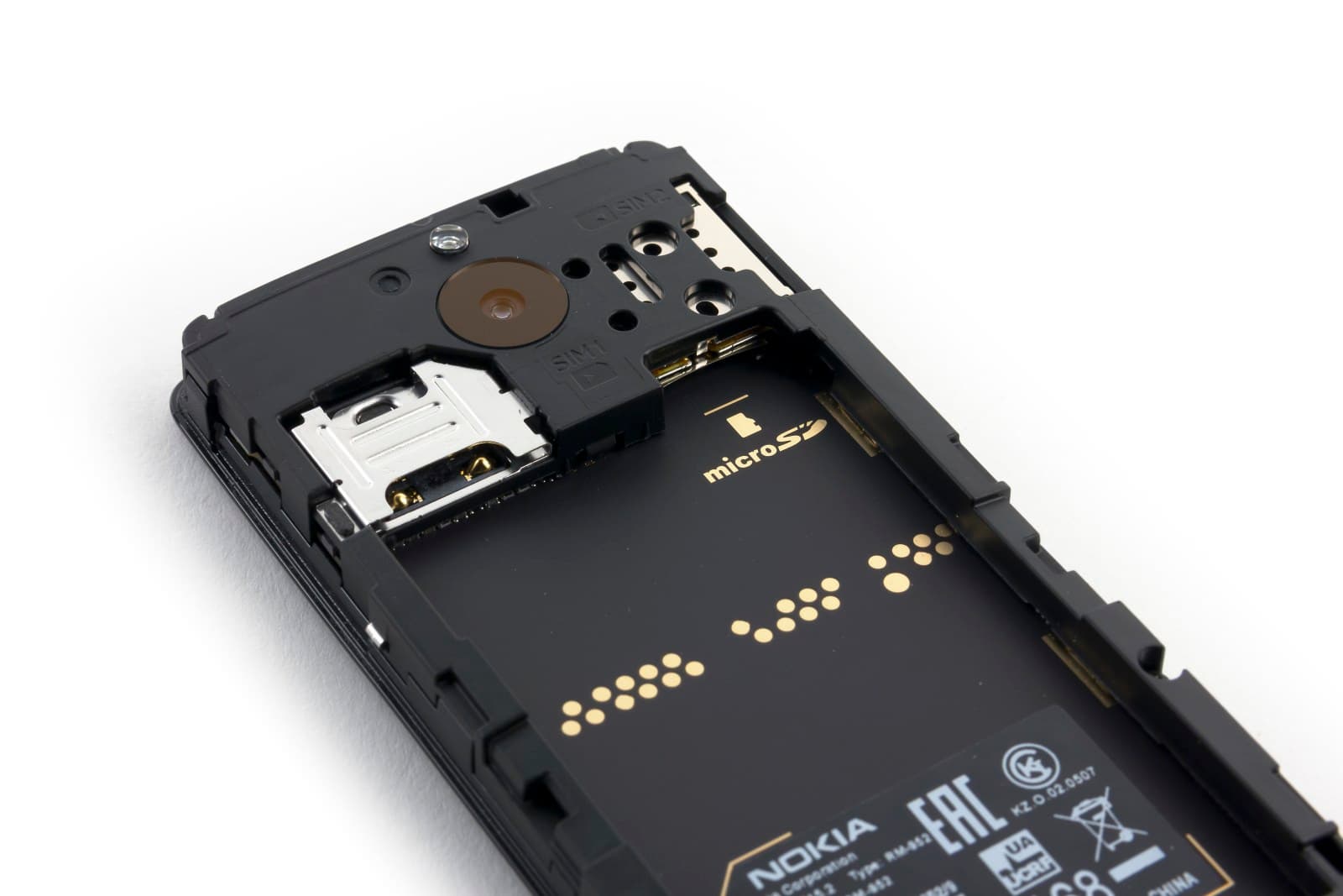 Дизайн телефона Nokia 515