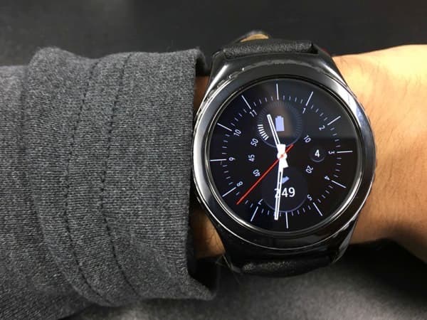 Умные часы Samsung Gear S2 Умные часы Samsung Gear S и Samsung Gear S