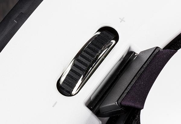 Шлем виртуальной реальности Samsung Gear VR Шлем виртуальной реальности Samsung Gear VR