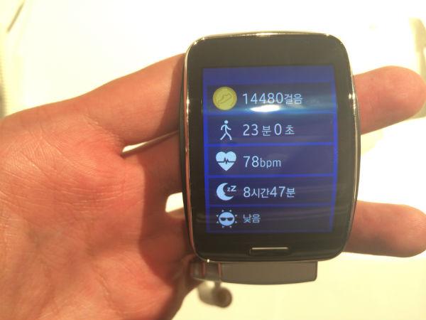 Умный браслет Samsung Gear Fit Умный браслет Samsung Gear Fit