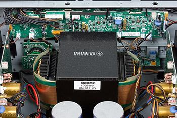 Внутренности стереоусилителя Yamaha A-S1100