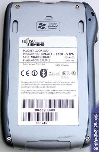 Fujitsu Siemens Pocket LOOX вид сзади, обратите внимание на надпись Evaluation Sample