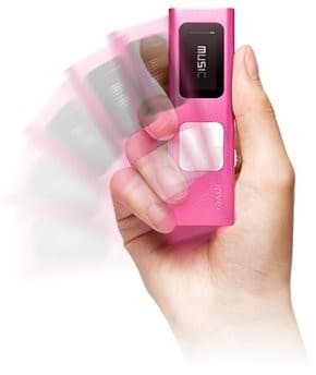 iriver T9 in hand