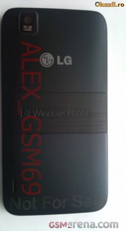 В Сети появились снимки смартфона LG Fantasy E740