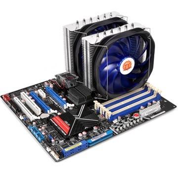 В конструкцию процессорного охладителя Thermaltake Frio Extreme входит пара 140-миллиметровых вентиляторов