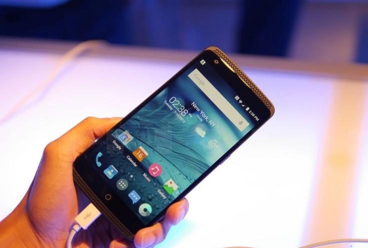 ZTE Axon