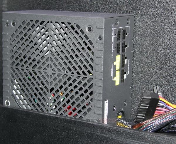 Rosewill Capstone