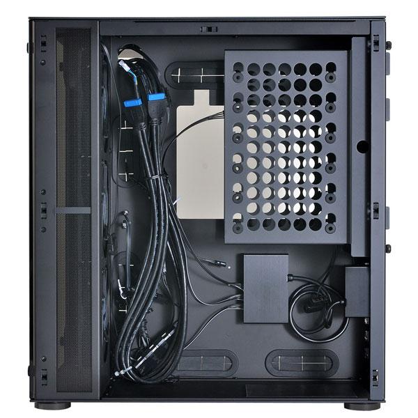 Помимо прозрачных стенок корпус Lian Li PC-O8 интересен тем, что его внутреннее пространство разделено на два отсека